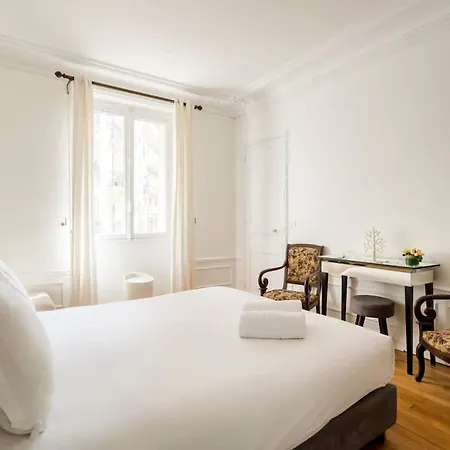 Apartment Chic Parisian Trocadero & Eiffel Tower