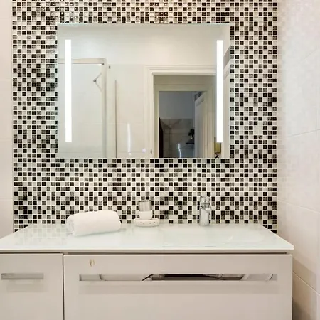 Apartment Chic Parisian Trocadero & Eiffel Tower *
