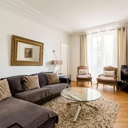 Chic Parisian Trocadero & Eiffel Tower Apartment Paris