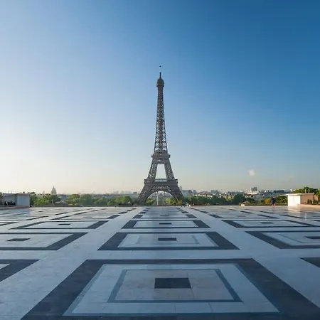 Chic Parisian Trocadero & Eiffel Tower