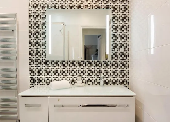 Apartment Chic Parisian Trocadero & Eiffel Tower *
